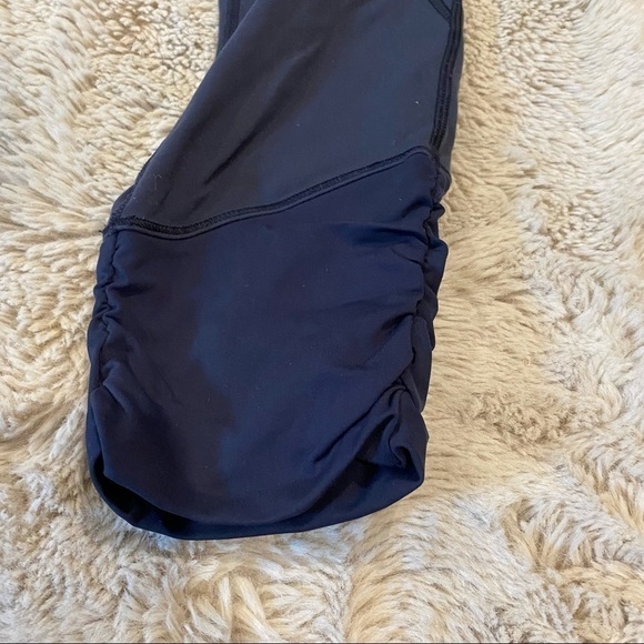 Lululemon Blue Ruched practice daily Crop Leggings 8 - Picture 7 of 12